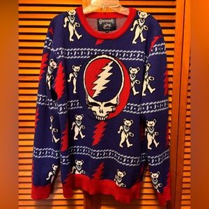 Stylish Crewneck Sweater with Iconic Graphics